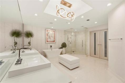 17301 Biscayne Boulevard Aventura FL 33160