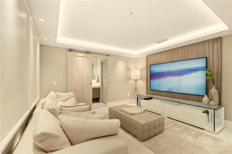 17301 Biscayne Boulevard Aventura FL 33160