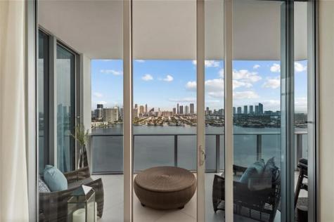 17301 Biscayne Boulevard Aventura FL 33160