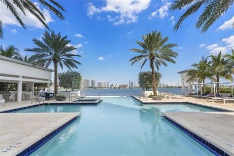 17301 Biscayne Boulevard Aventura FL 33160
