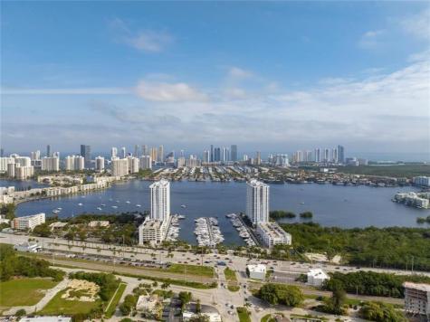 17301 Biscayne Boulevard Aventura FL 33160