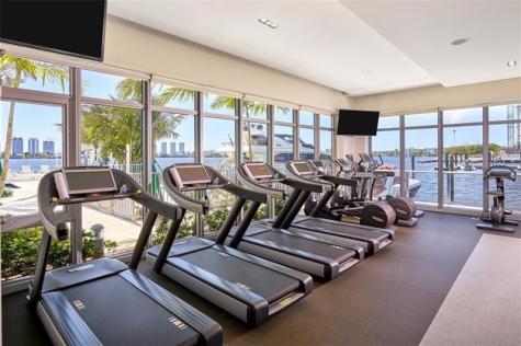 17301 Biscayne Boulevard Aventura FL 33160