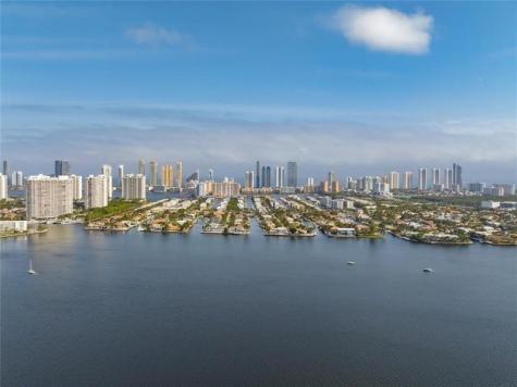 17301 Biscayne Boulevard Aventura FL 33160