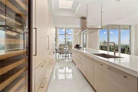 17301 Biscayne Boulevard Aventura FL 33160