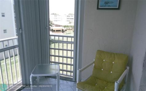 206 SE 10th Street Dania Beach FL 33004