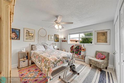 2715 NE 49th Street Fort Lauderdale FL 33308