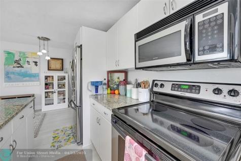 2715 NE 49th Street Fort Lauderdale FL 33308