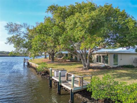 11603 W Bayshore Drive Crystal River FL 34429