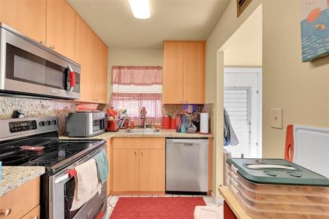 2811 N Pine Island Road Sunrise FL 33322