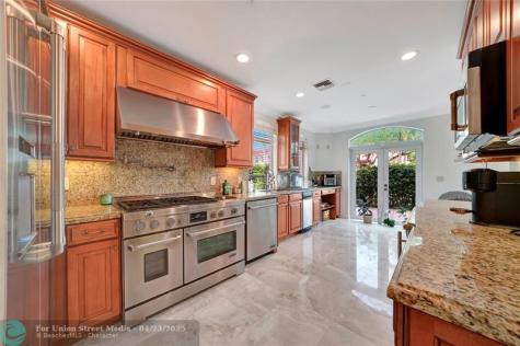 903 NE 17th Way Fort Lauderdale FL 33304