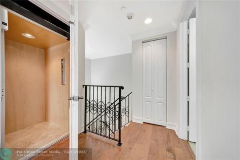 903 NE 17th Way Fort Lauderdale FL 33304