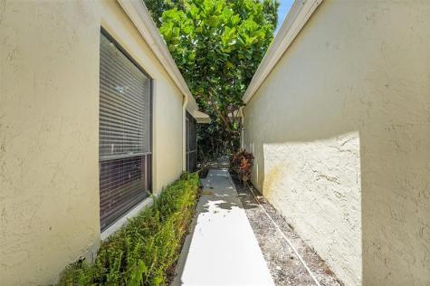 11457 Shady Oaks Lane North Palm Beach FL 33408