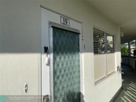 19 Ashby A Deerfield Beach FL 33442