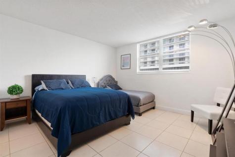 4001 S Ocean Drive Hollywood FL 33019