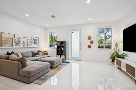 2610 NE 213th Street Miami FL 33180