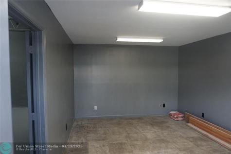 1042 NE 44th Street Oakland Park FL 33334