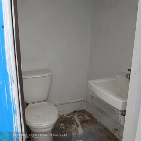 33 N Federal Highway Dania Beach FL 33004