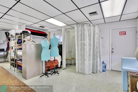 311 NE 44th Street Oakland Park FL 33334