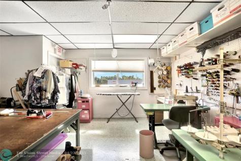 311 NE 44th Street Oakland Park FL 33334