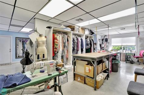 311 NE 44th Street Oakland Park FL 33334