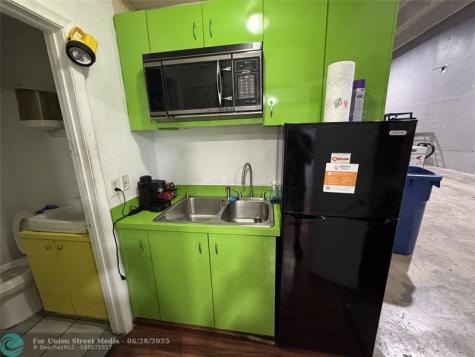 3901 W 18th Avenue Hialeah FL 33012