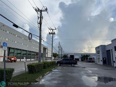 3901 W 18th Avenue Hialeah FL 33012