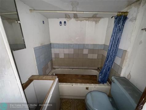 3901 W 18th Avenue Hialeah FL 33012