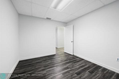 2817 E Oakland Park Boulevard Fort Lauderdale FL 33306