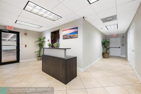 2817 E Oakland Park Boulevard Fort Lauderdale FL 33306
