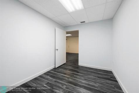2817 E Oakland Park Boulevard Fort Lauderdale FL 33306