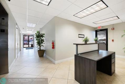 2817 E Oakland Park Boulevard Fort Lauderdale FL 33306