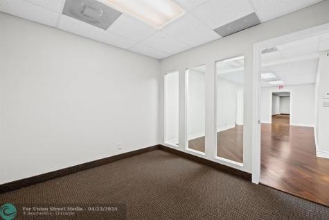 2817 E Oakland Park Boulevard Fort Lauderdale FL 33306