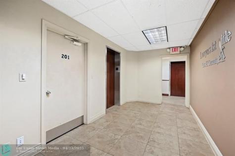 2817 E Oakland Park Boulevard Fort Lauderdale FL 33306