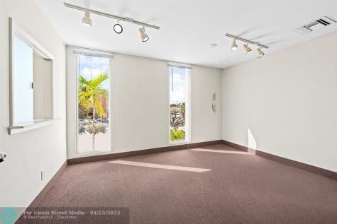 2817 E Oakland Park Boulevard Fort Lauderdale FL 33306