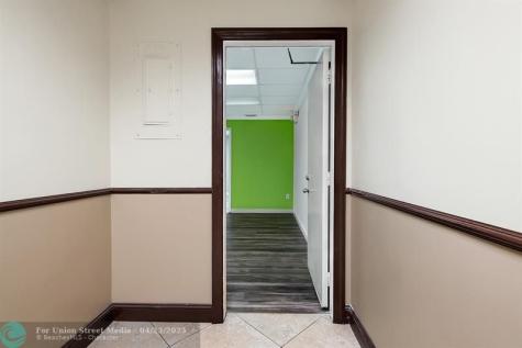 2817 E Oakland Park Boulevard Fort Lauderdale FL 33306