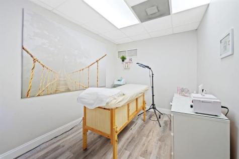 2040 N Polk Street Hollywood FL 33020