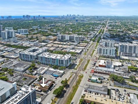 2040 N Polk Street Hollywood FL 33020