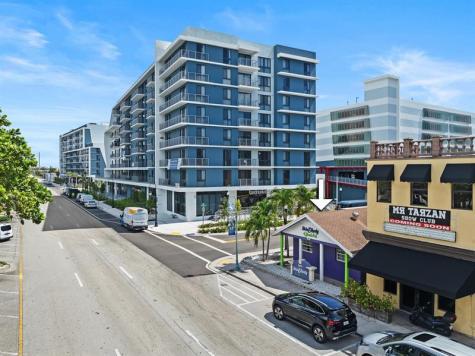 2040 N Polk Street Hollywood FL 33020