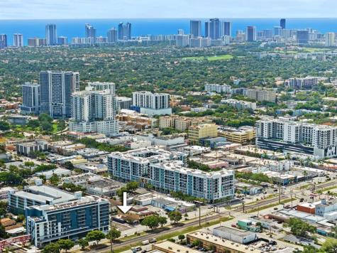 2040 N Polk Street Hollywood FL 33020