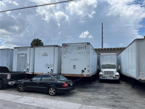 5 NW 3rd Avenue Dania Beach FL 33004