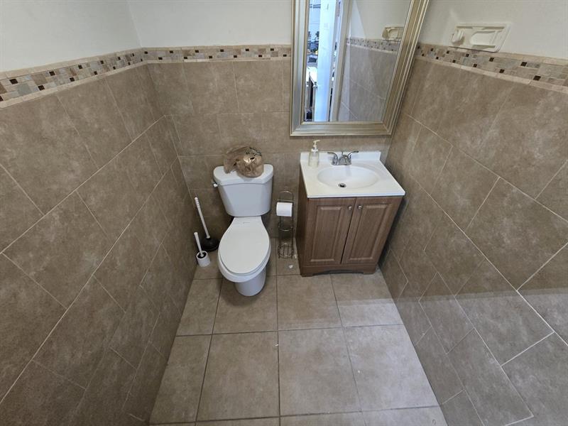 2460 NW 17th Lane Pompano Beach FL 33064