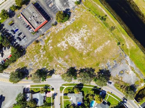 3900 NW 37th Street Lauderdale Lakes FL 33309