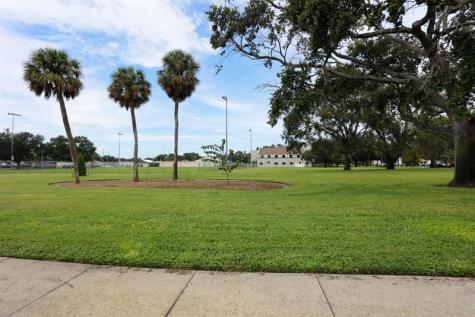 N 17th Street N St Petersburg FL 33713