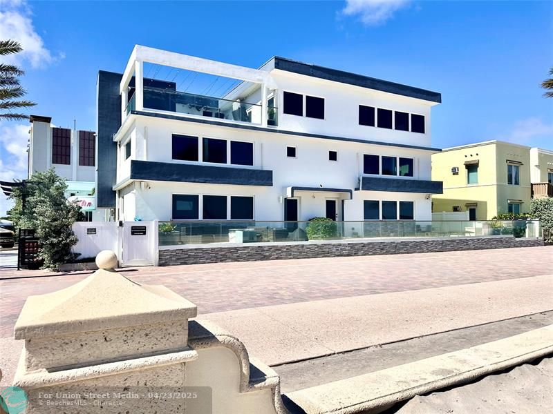 2201 N Surf Road Hollywood FL 33019