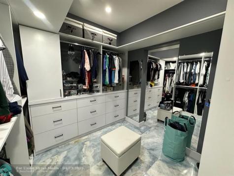 2201 N Surf Road Hollywood FL 33019