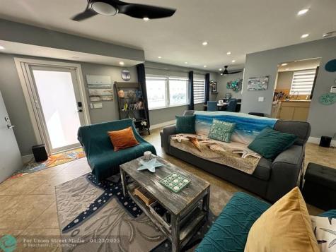 2201 N Surf Road Hollywood FL 33019