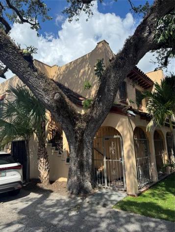 1527 NE 4th Avenue Fort Lauderdale FL 33304