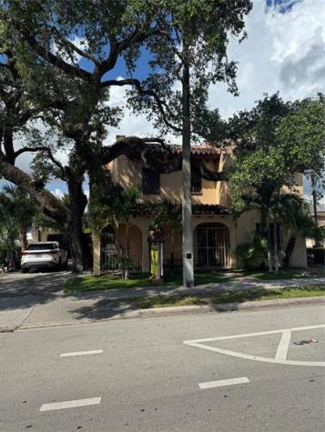 1527 NE 4th Avenue Fort Lauderdale FL 33304