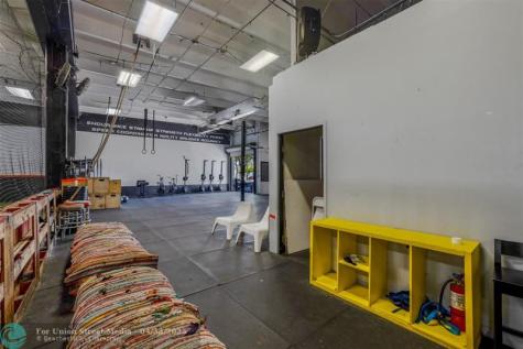 1410 SW Pompano Beach FL 33069