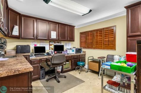 910 S State Road 7 Plantation FL 33317